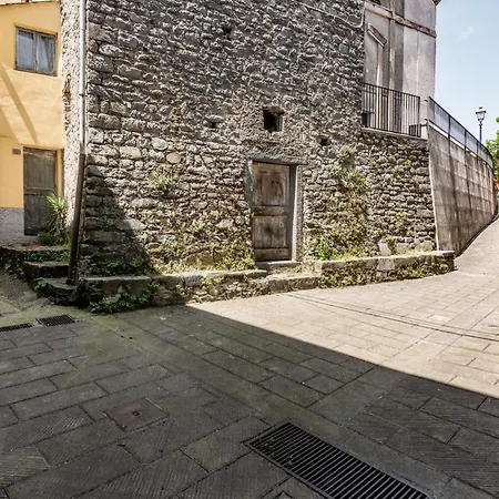 Guesthost - Nearby 5terre Authentic Apartamento
